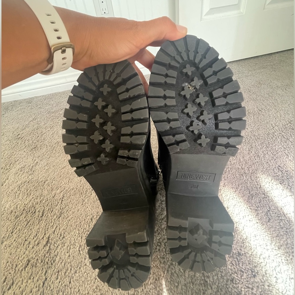 Nine West lug boots. Black size 5.5. Never worn. - Picture 2 of 6